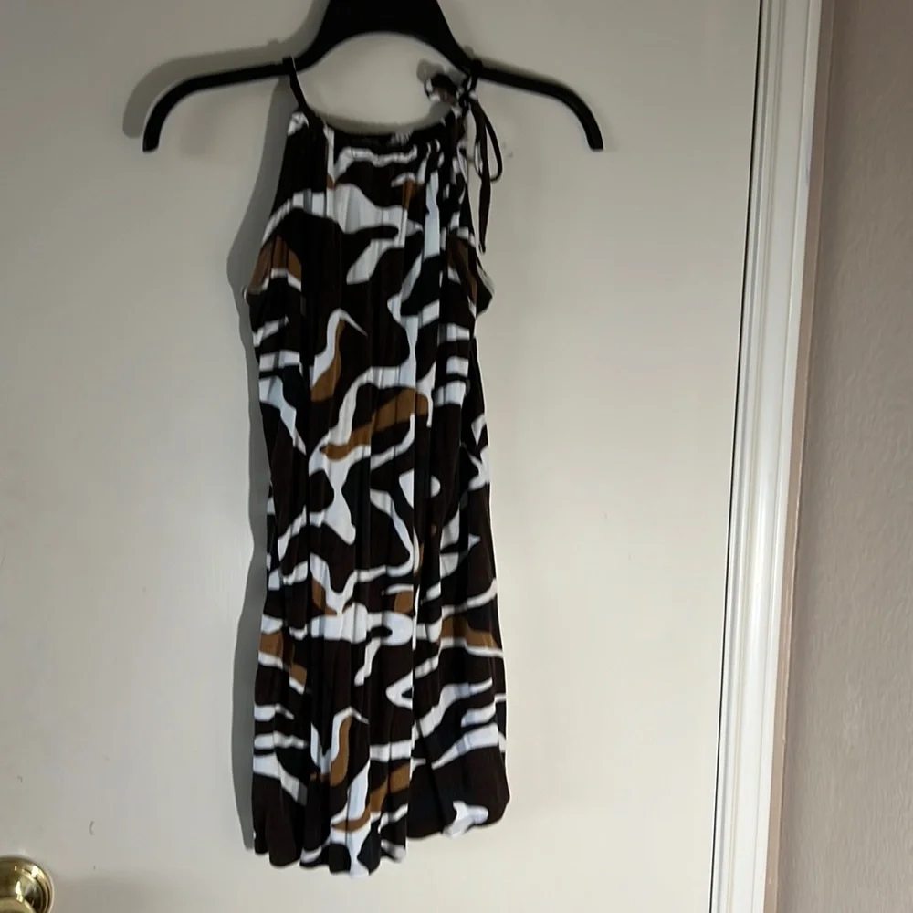Faded Glory Ladies top Size 8 to 10 color is white, brown, tan and black. A-13 - Picture 1 of 4